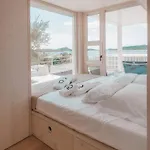 Amara -