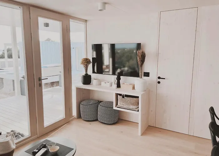 Amara -
